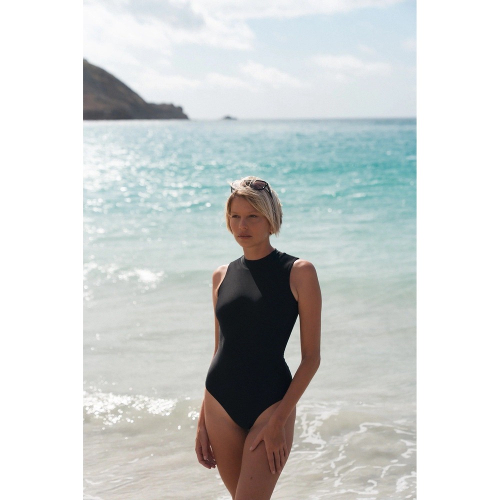 Cover Swim Black Sleeveless High Neck Back Zip Swimsuit Women's Small NEW $210